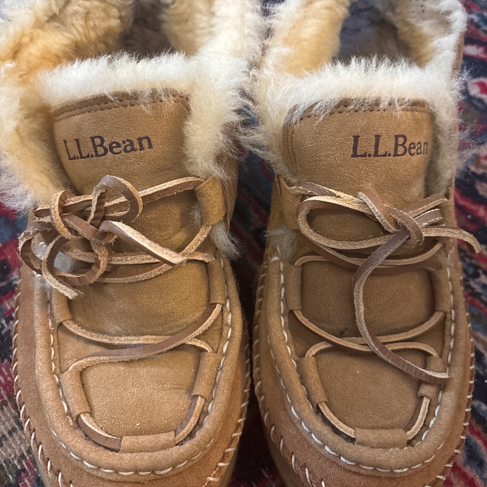 LL Bean Women’s Wicked Good Lodge Chukkas size 9